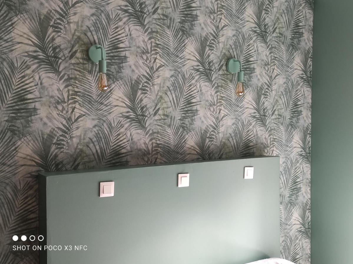 Appartement Au bord de l'eau à Joux Extérieur photo